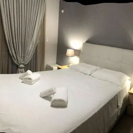 Family House,acropolis View,5 Min From Metro Apartment *
