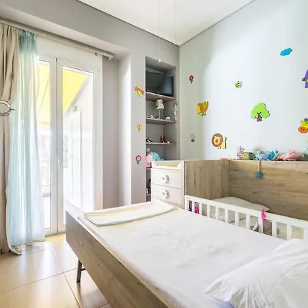 Family House,acropolis View,5 Min From Metro Apartment Athens